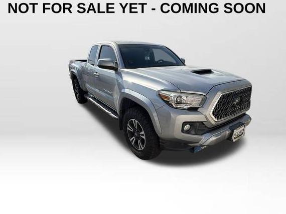 TOYOTA TACOMA 2018 5TFSZ5AN6JX148197 image
