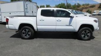 TOYOTA TACOMA 2018 3TMAZ5CN5JM071854 image