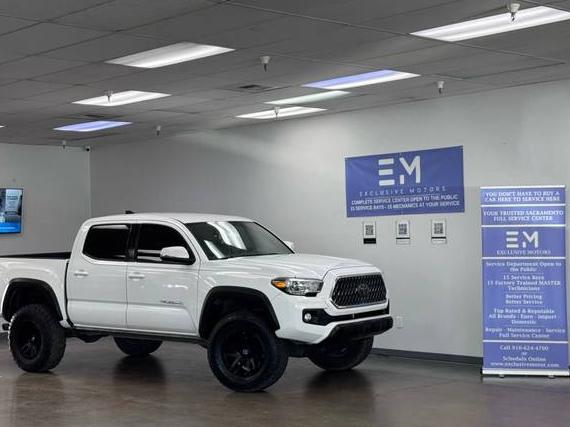 TOYOTA TACOMA 2018 5TFCZ5ANXJX163130 image