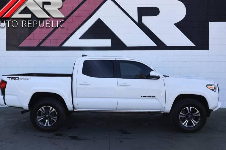 TOYOTA TACOMA 2018 3TMAZ5CN1JM060852 image