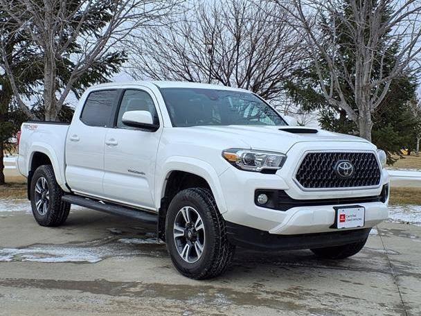 TOYOTA TACOMA 2018 3TMCZ5ANXJM161111 image