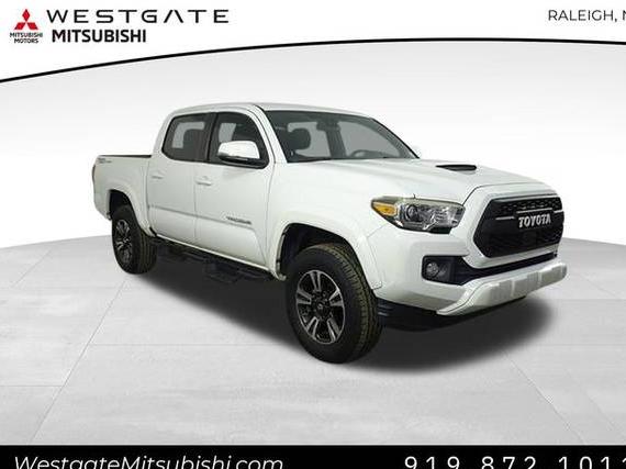 TOYOTA TACOMA 2018 5TFAZ5CNXJX056731 image