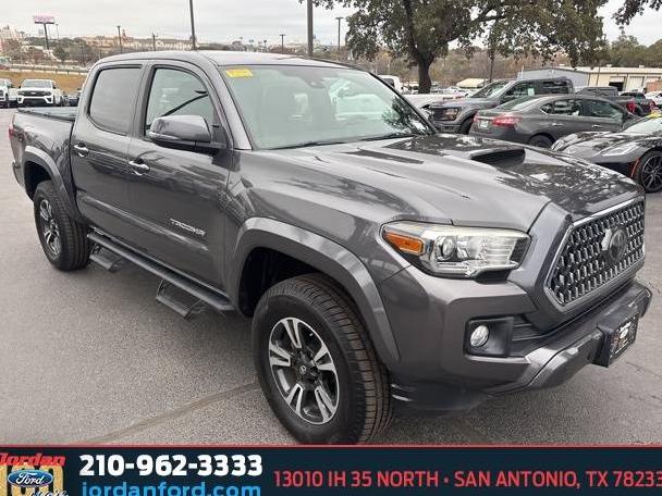 TOYOTA TACOMA 2018 5TFAZ5CNXJX061721 image