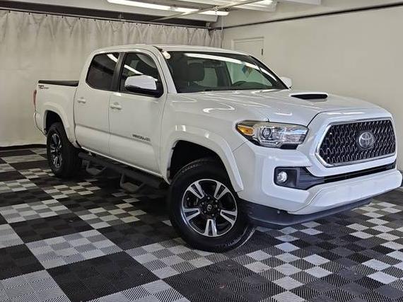TOYOTA TACOMA 2018 5TFAZ5CN8JX056825 image TOYOTA TACOMA 2018 5TFAZ5CN8JX056825 image