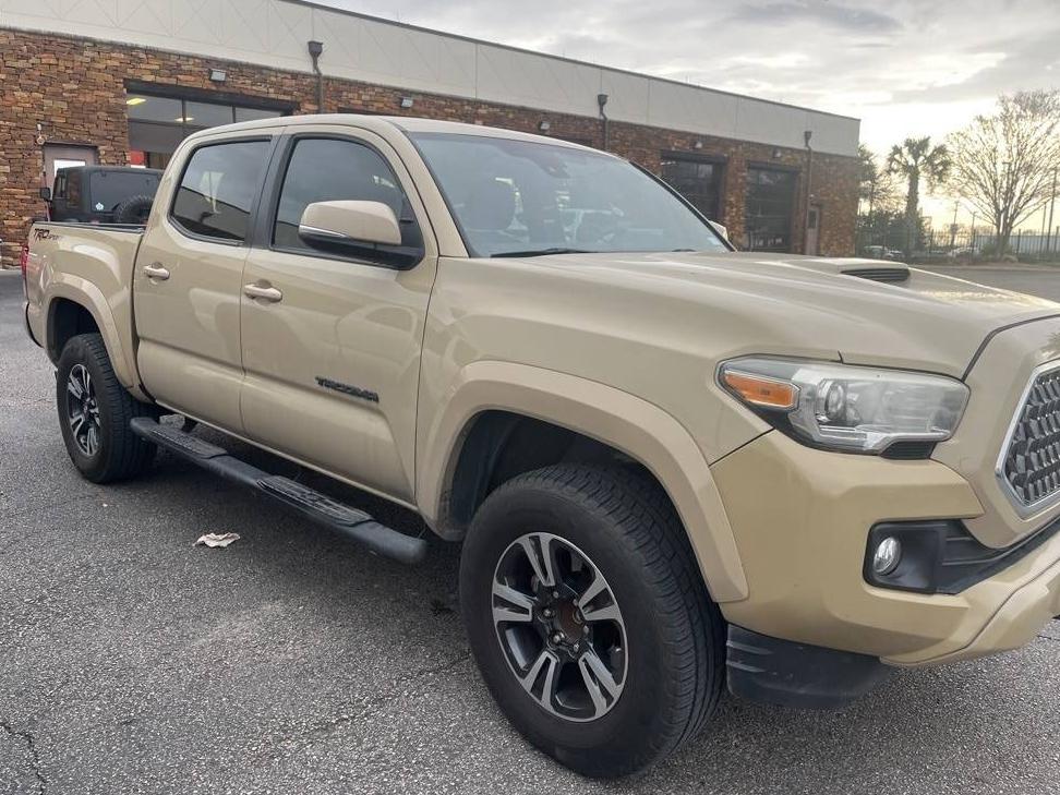 TOYOTA TACOMA 2018 5TFAZ5CN1JX059176 image