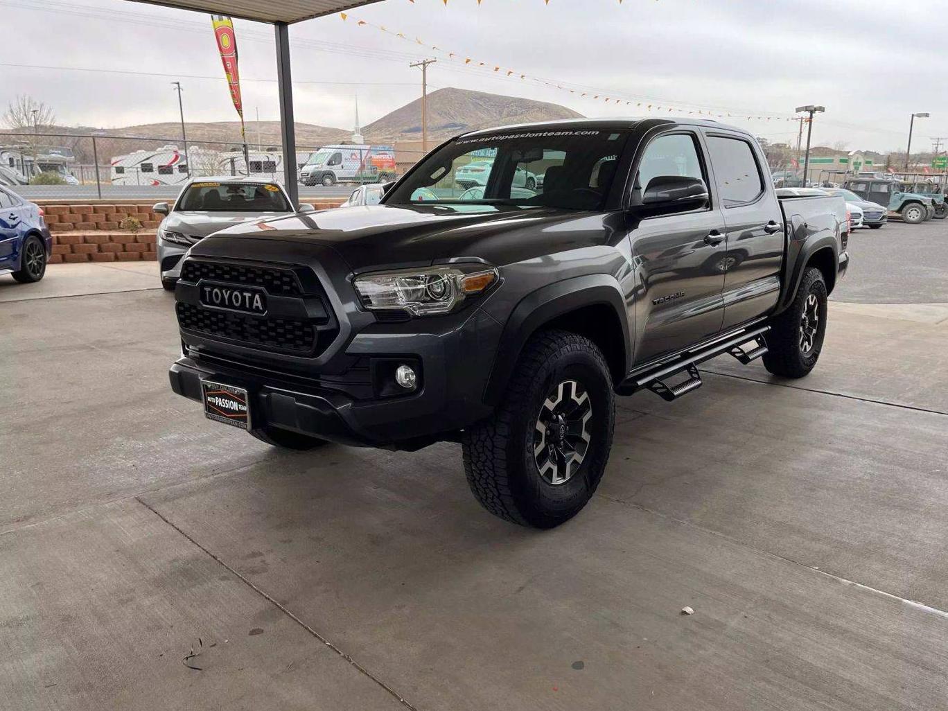 TOYOTA TACOMA 2017 3TMCZ5AN2HM077889 image