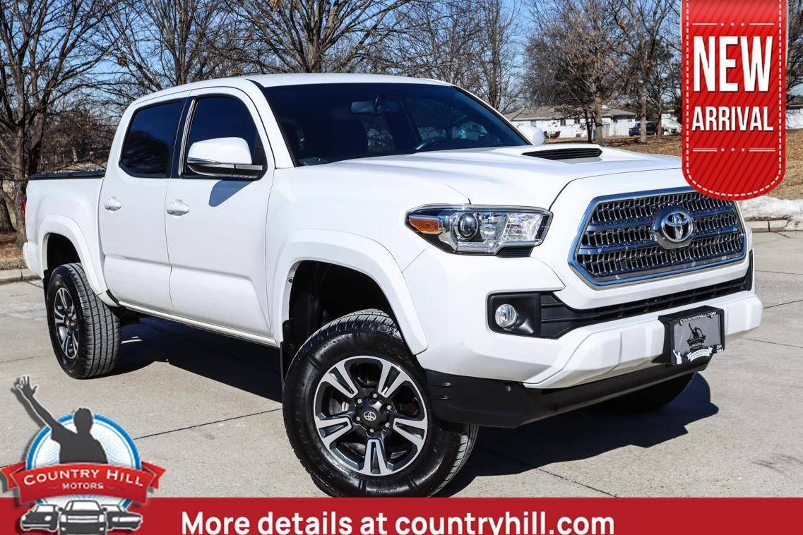 TOYOTA TACOMA 2017 5TFCZ5AN4HX096261 image