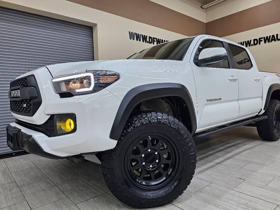 TOYOTA TACOMA 2017 5TFCZ5AN0HX092191 image