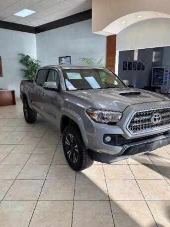 TOYOTA TACOMA 2017 5TFCZ5ANXHX098998 image