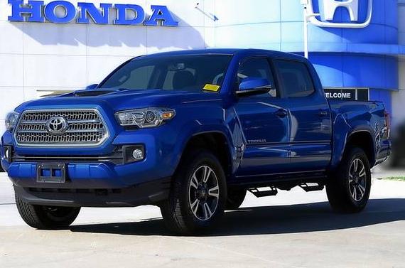 TOYOTA TACOMA 2017 5TFAZ5CN7HX050265 image