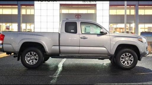 TOYOTA TACOMA 2017 5TFSZ5AN5HX057688 image