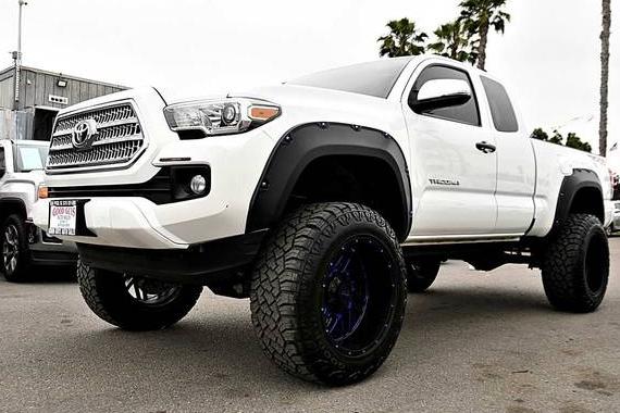 TOYOTA TACOMA 2017 5TFSZ5AN2HX075341 image