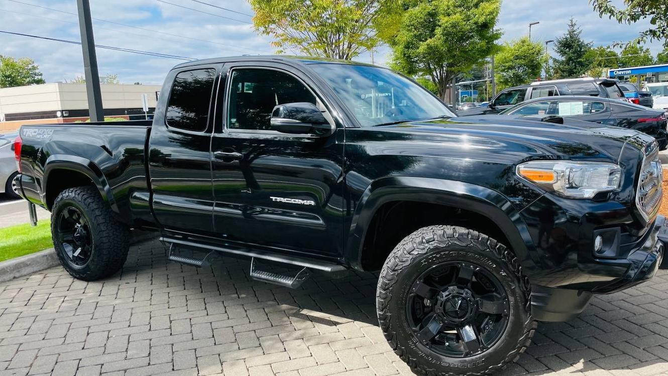 TOYOTA TACOMA 2017 5TFSZ5AN7HX060107 image