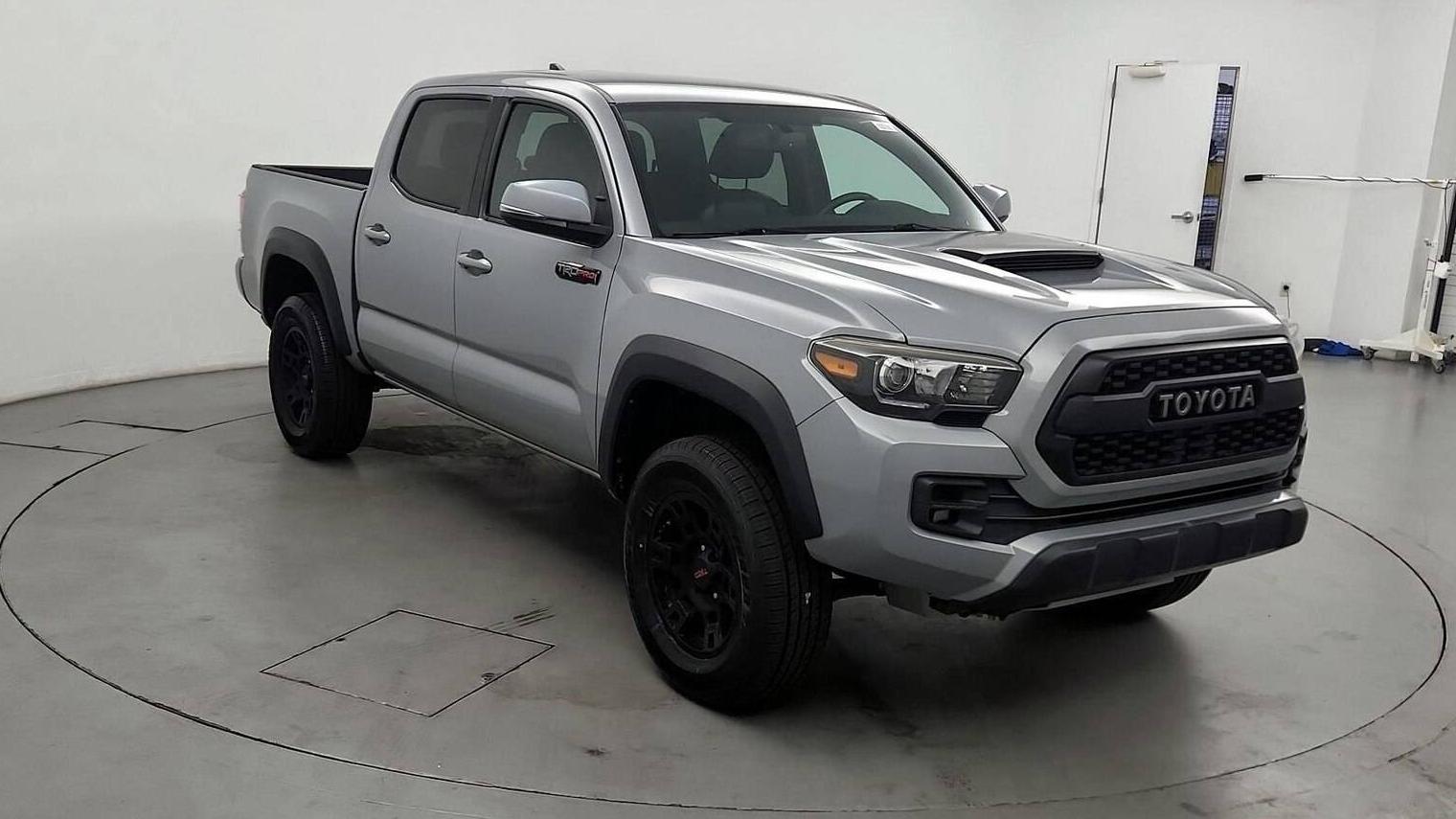 TOYOTA TACOMA 2017 5TFCZ5AN2HX116555 image