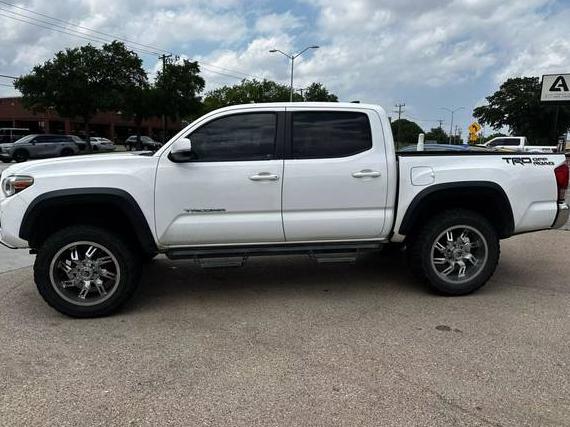 TOYOTA TACOMA 2017 5TFAZ5CNXHX044671 image
