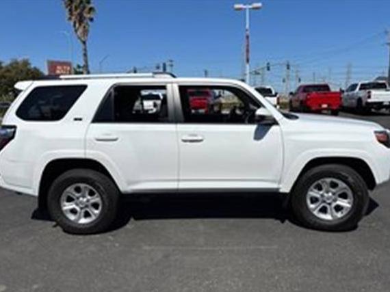 TOYOTA 4-RUNNER 2023 JTEEU5JR2P5301902 image