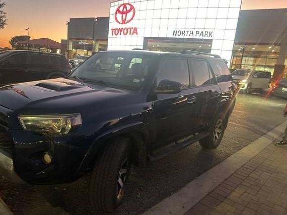 TOYOTA 4-RUNNER 2019 JTEBU5JRXK5696651 image