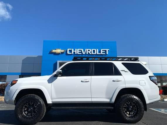 TOYOTA 4-RUNNER 2019 JTEBU5JR4K5728204 image