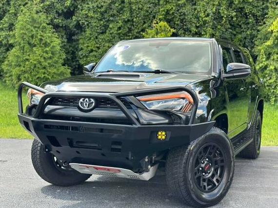 TOYOTA 4-RUNNER 2019 JTEBU5JRXK5661950 image