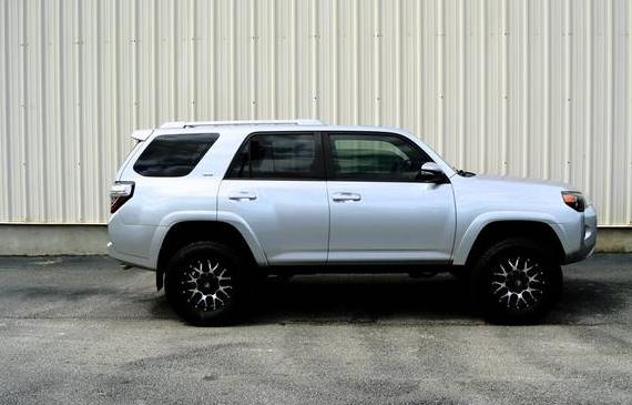 TOYOTA 4-RUNNER 2018 JTEZU5JRXJ5182635 image