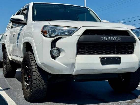 TOYOTA 4-RUNNER 2018 JTEZU5JRXJ5184305 image