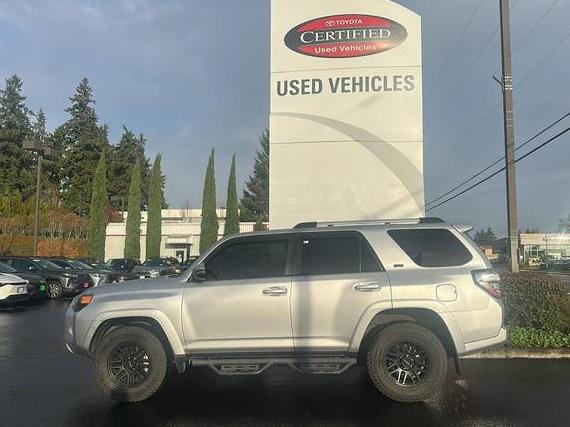 TOYOTA 4-RUNNER 2022 JTENU5JR1N6028734 image