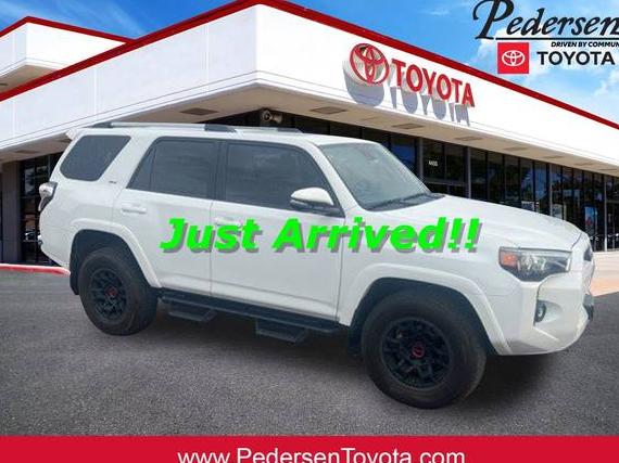 TOYOTA 4-RUNNER 2022 JTENU5JR0N6074748 image