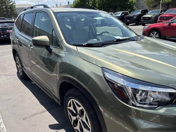 SUBARU FORESTER 2019 JF2SKAEC2KH508004 image