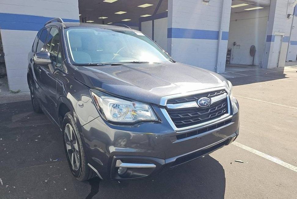 SUBARU FORESTER 2018 JF2SJAGC1JH484390 image