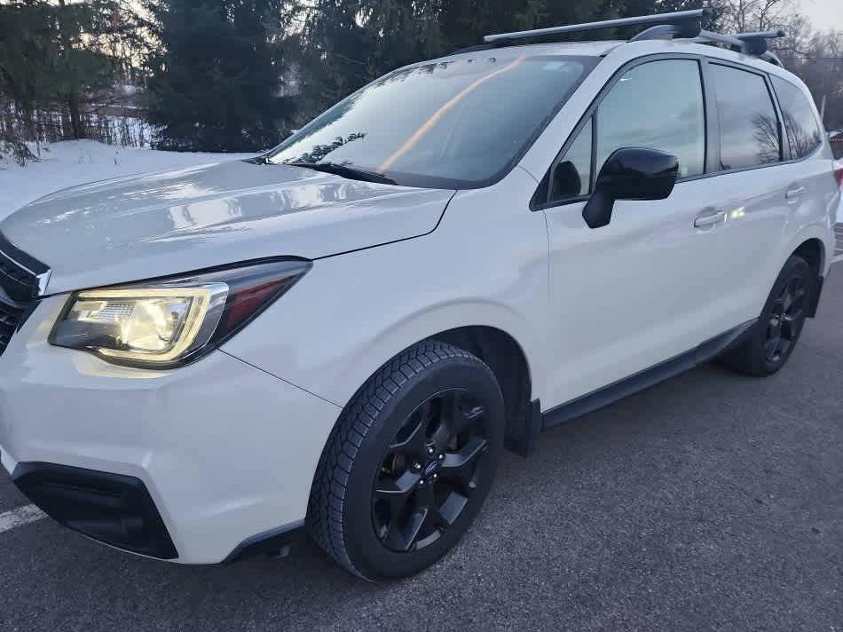 SUBARU FORESTER 2018 JF2SJAEC3JH493191 image