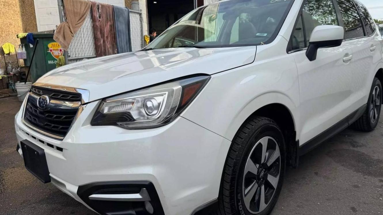 SUBARU FORESTER 2018 JF2SJARC3JH467927 image