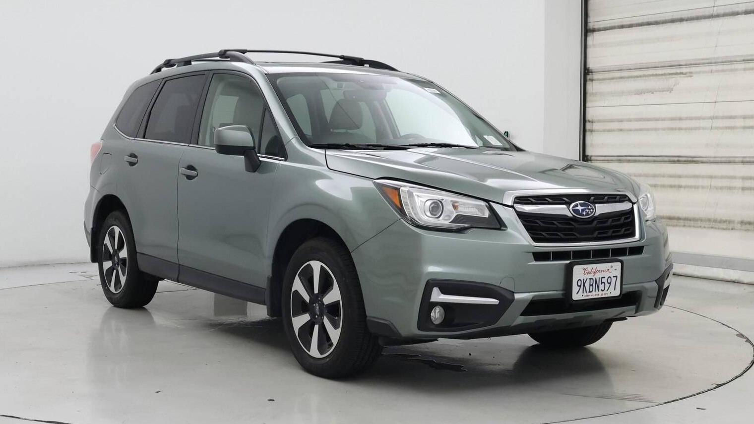 SUBARU FORESTER 2018 JF2SJARC3JH438637 image