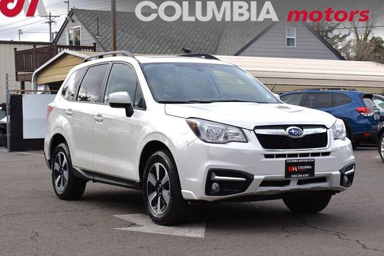 SUBARU FORESTER 2018 JF2SJAGC8JH599990 image