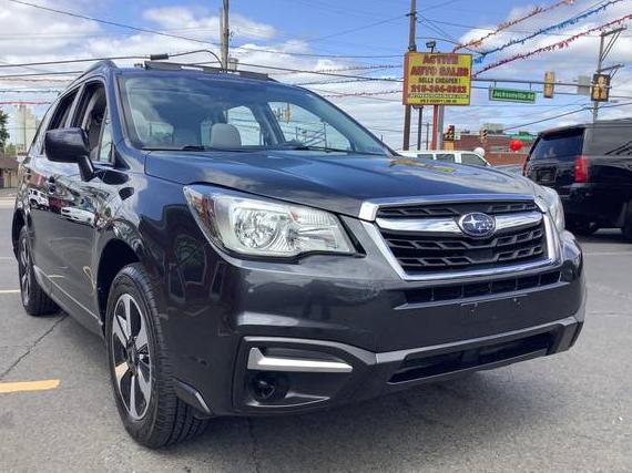 SUBARU FORESTER 2018 JF2SJAEC4JH452407 image