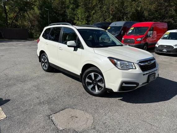 SUBARU FORESTER 2018 JF2SJAEC3JH484510 image