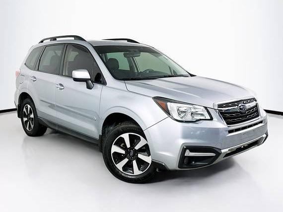 SUBARU FORESTER 2018 JF2SJAGC6JH492629 image