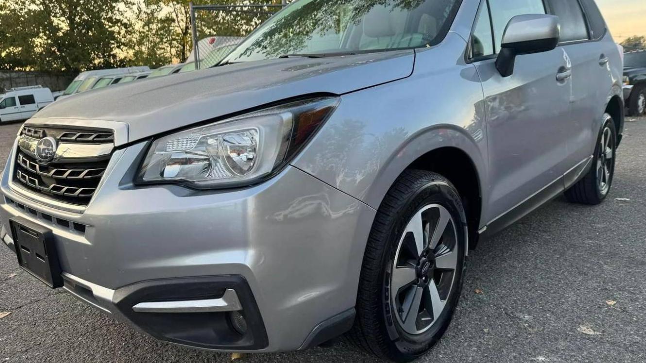 SUBARU FORESTER 2018 JF2SJAGC9JH452657 image