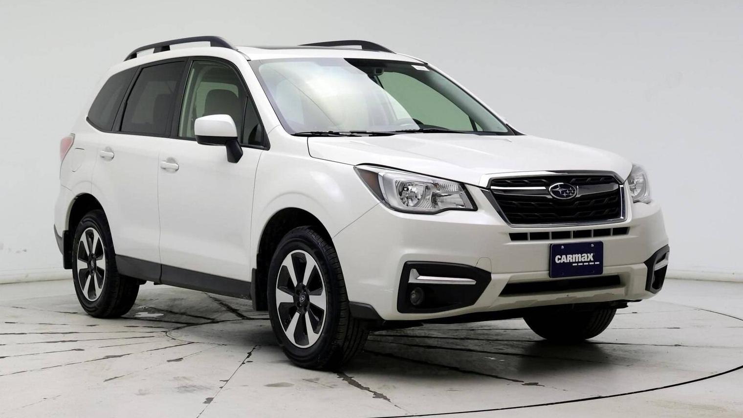 SUBARU FORESTER 2018 JF2SJAGC7JH495619 image