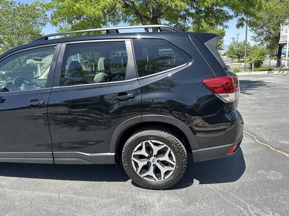 SUBARU FORESTER 2021 JF2SKAJC2MH454325 image