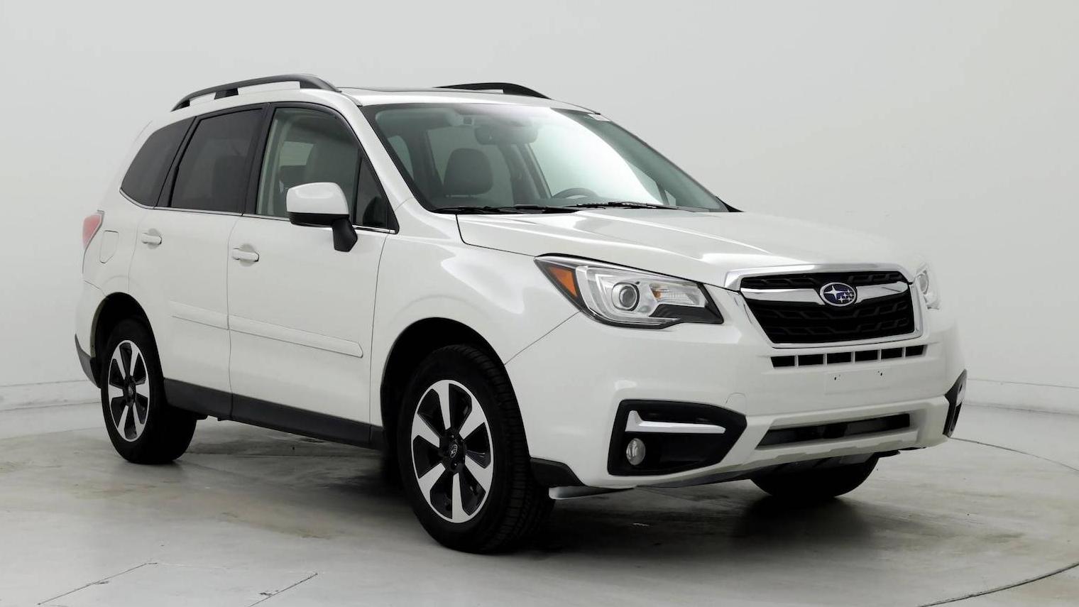 SUBARU FORESTER 2017 JF2SJARC8HH490579 image