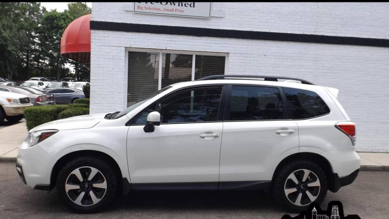 SUBARU FORESTER 2017 JF2SJAGC1HH595922 image