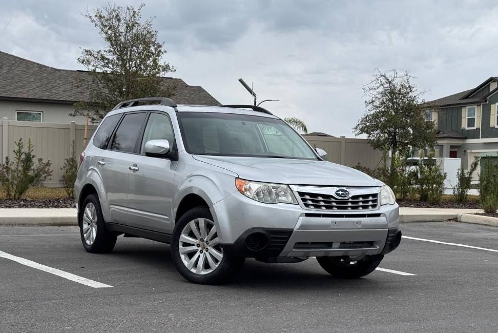 SUBARU FORESTER 2011 JF2SHADC3BH778343 image