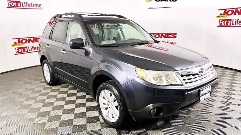 SUBARU FORESTER 2013 JF2SHAEC0DH438262 image