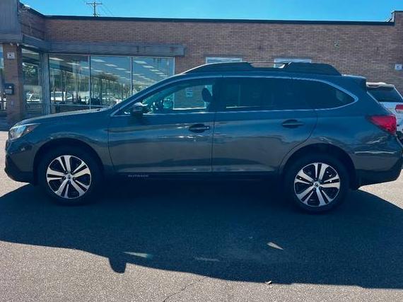 SUBARU OUTBACK 2018 4S4BSENC1J3304159 image