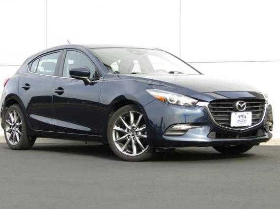 MAZDA MAZDA3 2018 3MZBN1L35JM256250 image