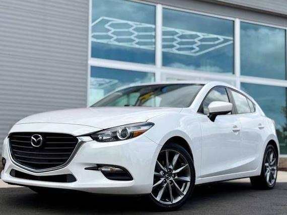 MAZDA MAZDA3 2018 3MZBN1L32JM200556 image