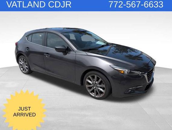 MAZDA MAZDA3 2018 3MZBN1M38JM276362 image