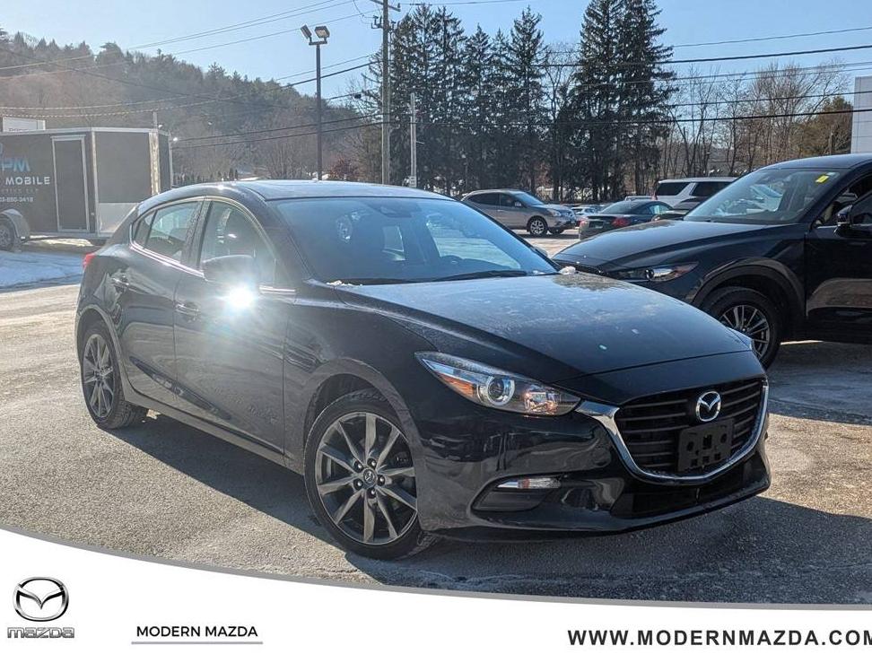 MAZDA MAZDA3 2018 3MZBN1L39JM269096 image