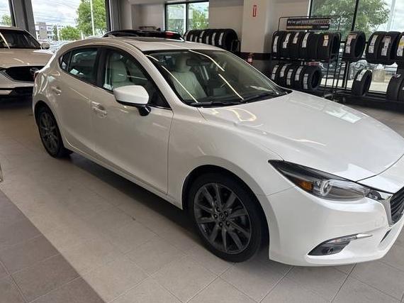 MAZDA MAZDA3 2018 3MZBN1M38JM268018 image
