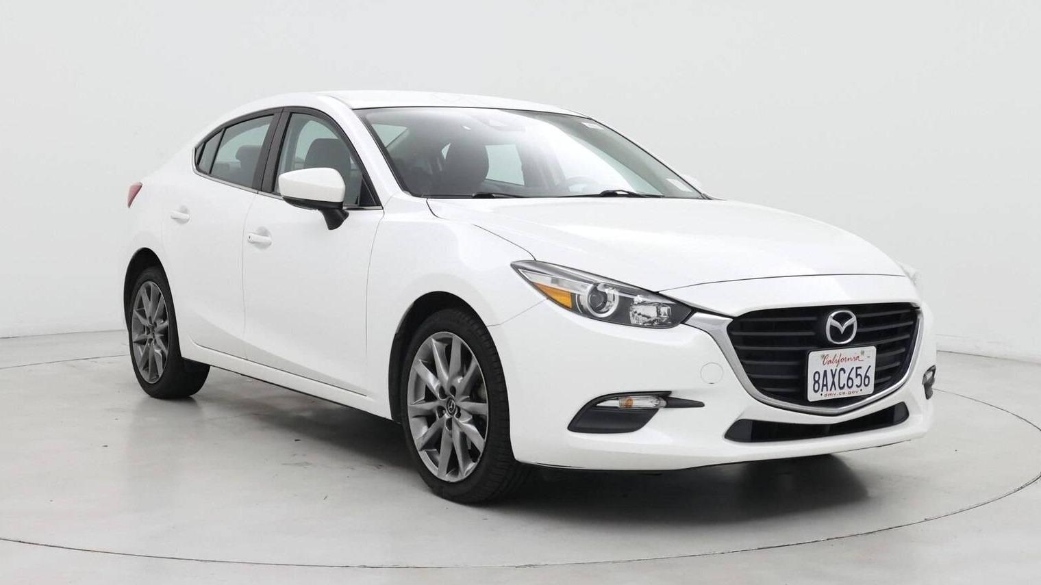 MAZDA MAZDA3 2018 3MZBN1V34JM202192 image